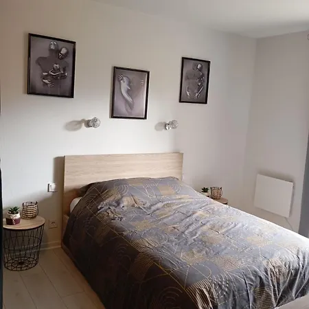 Maison Les Hirondelles قرقشونه