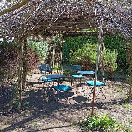Holiday home Maison Les Hirondelles *