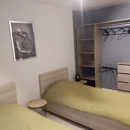 Holiday home Maison Les Hirondelles
