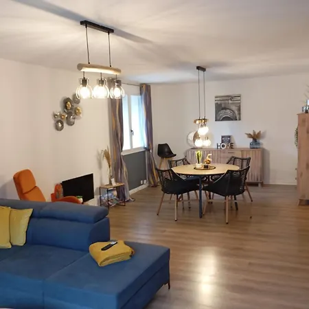 Maison Les Hirondelles قرقشونه
