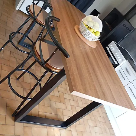 Holiday home Maison Les Hirondelles