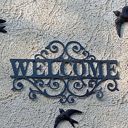 Maison Les Hirondelles Holiday home *