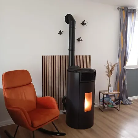 Maison Les Hirondelles قرقشونه