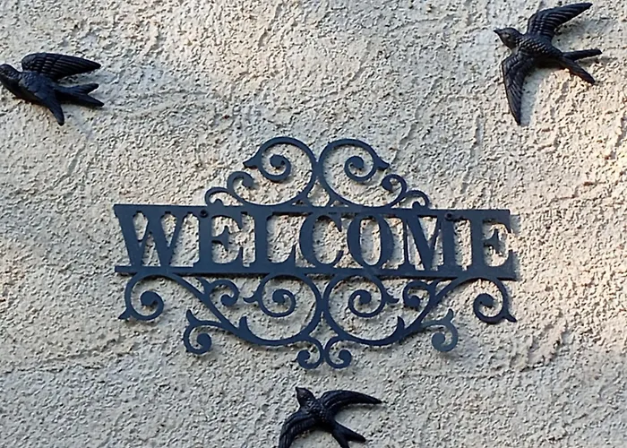 Maison Les Hirondelles Feriehus *